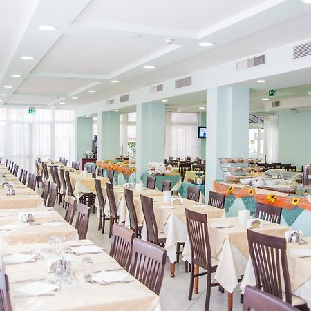 Ciccio Hotel Misano Adriatico Bagian luar foto