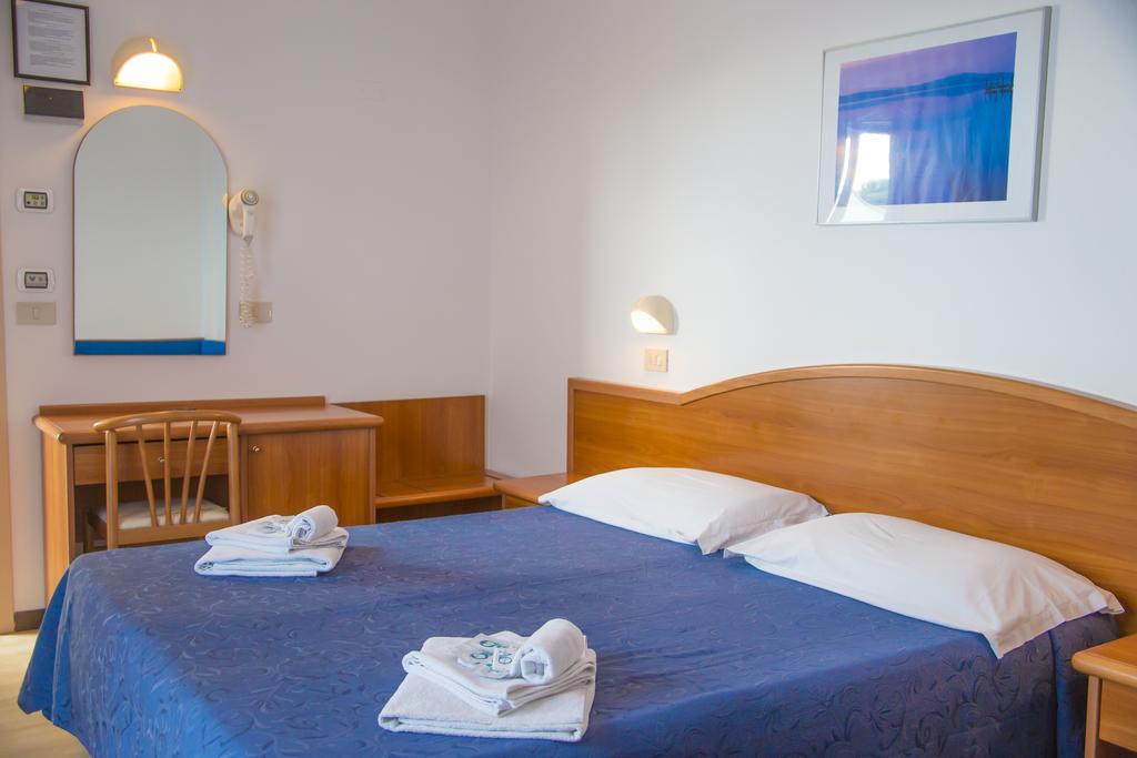 Ciccio Hotel Misano Adriatico Bagian luar foto