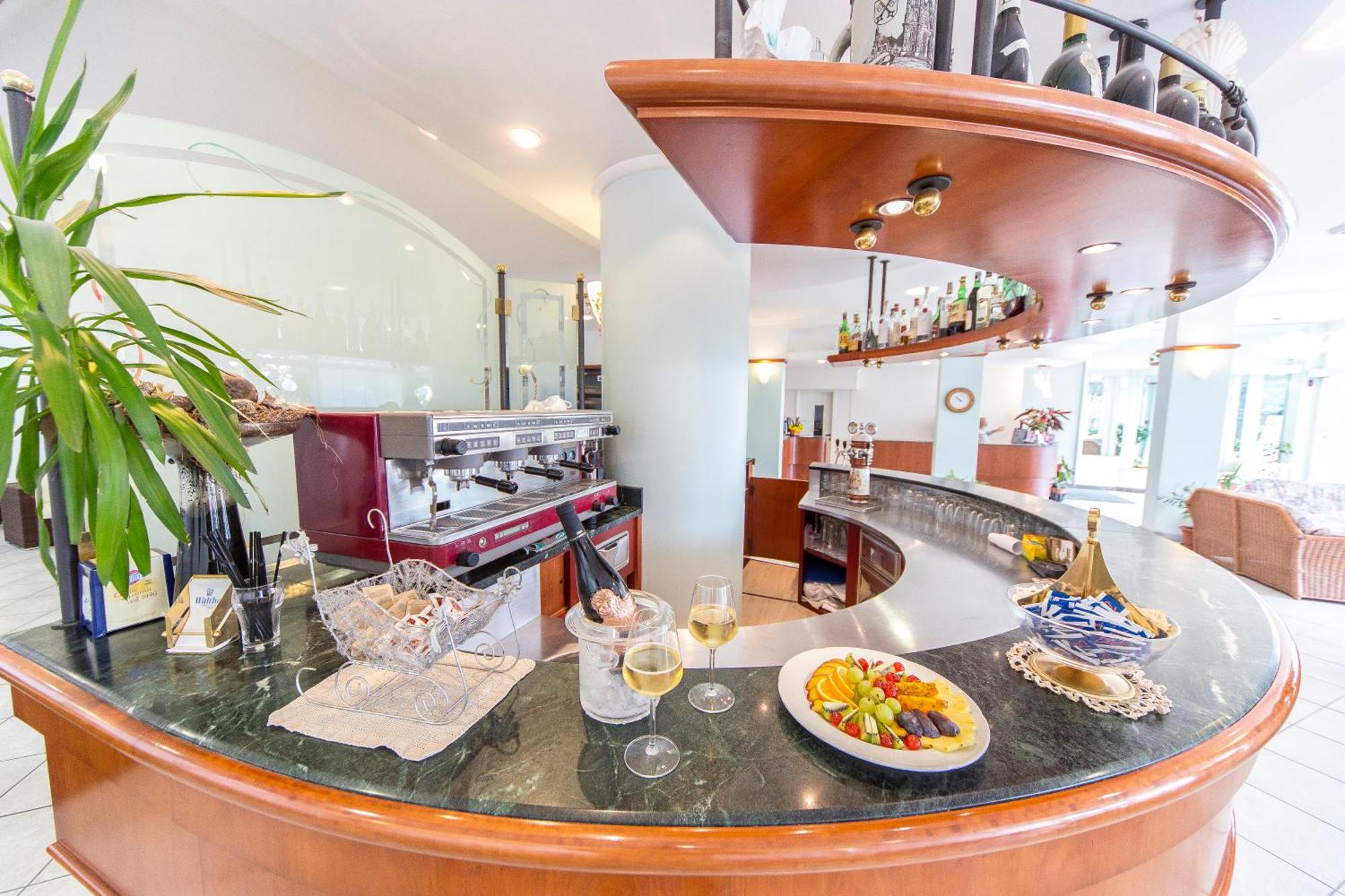 Ciccio Hotel Misano Adriatico Bagian luar foto