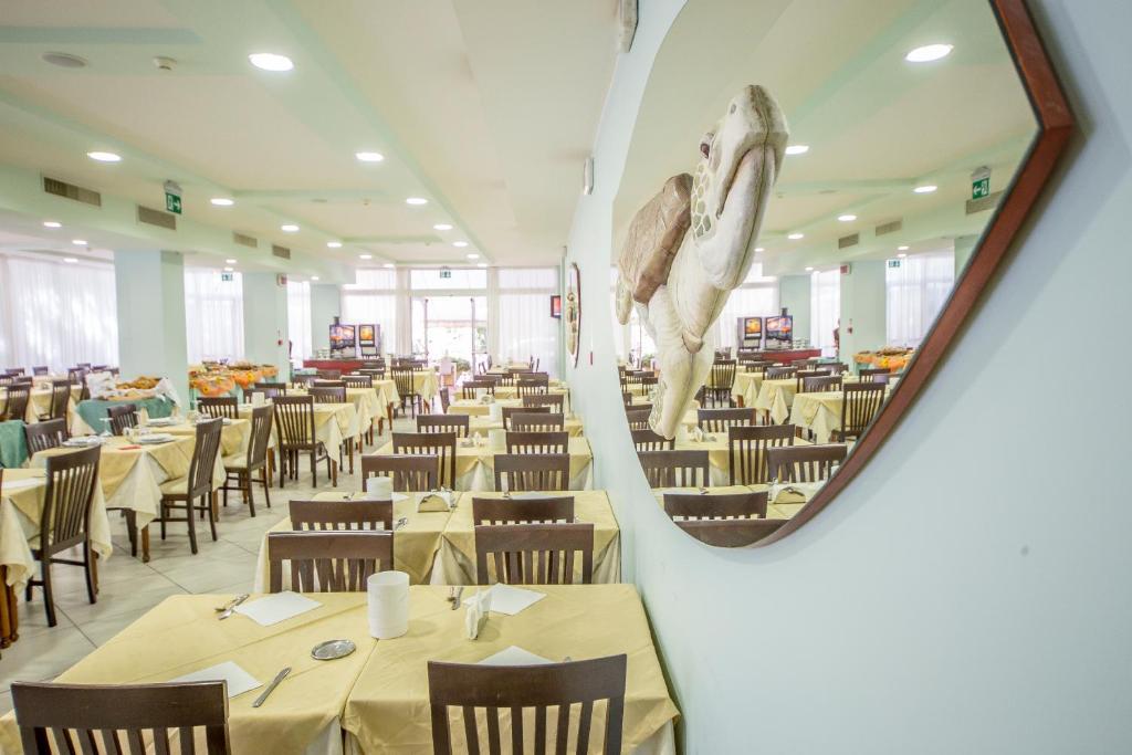 Ciccio Hotel Misano Adriatico Bagian luar foto