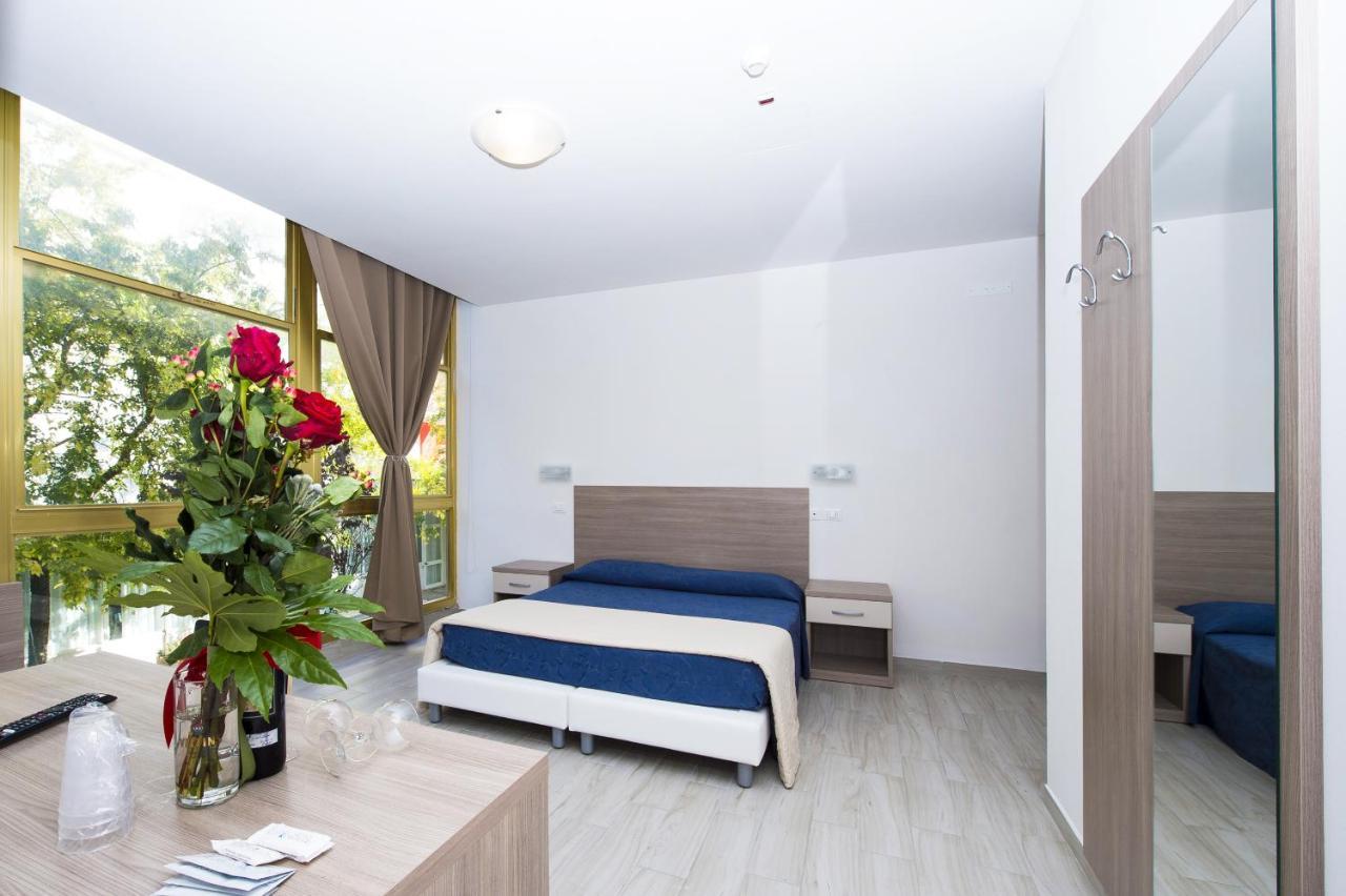 Ciccio Hotel Misano Adriatico Bagian luar foto