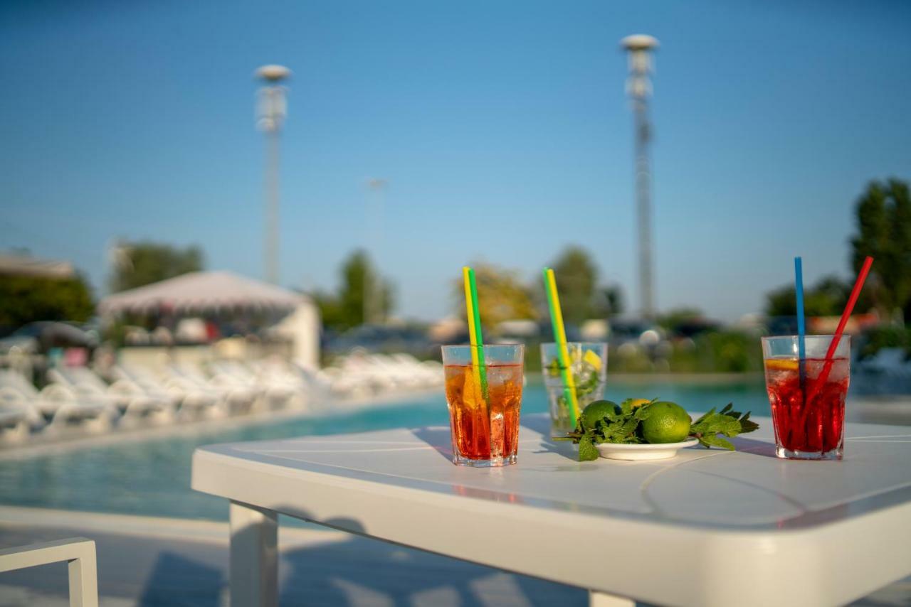 Ciccio Hotel Misano Adriatico Bagian luar foto